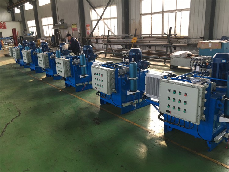 煤矿装车站及给煤机液压系统