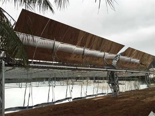 槽塔式太阳能聚光器液压驱动及跟踪系统