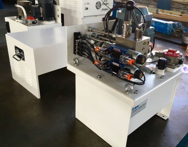 8.6米大开口聚光器液压驱动装置推介